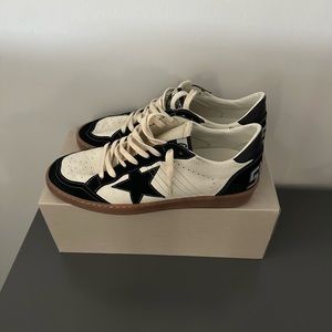 Men’s golden goose worn twice!!